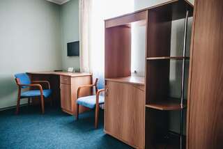 Отель Nikotel Hotel Mykolaiv Николаев Классический двухместный номер с 2 отдельными кроватями-2