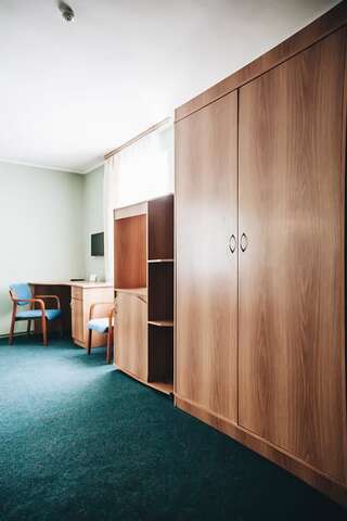 Отель Nikotel Hotel Mykolaiv Николаев Классический двухместный номер с 2 отдельными кроватями-3