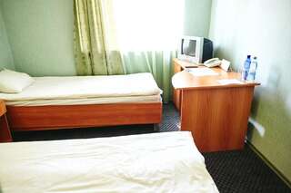 Отель Nikotel Hotel Mykolaiv Николаев Классический двухместный номер с 2 отдельными кроватями-5